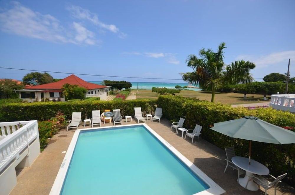 Primrose Path, Silver Sands 5 BR Outdoor Pool