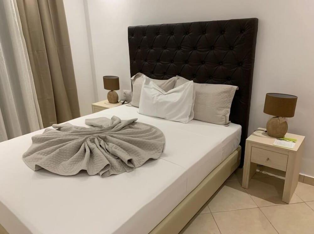 Tarrafal Guest House Room
