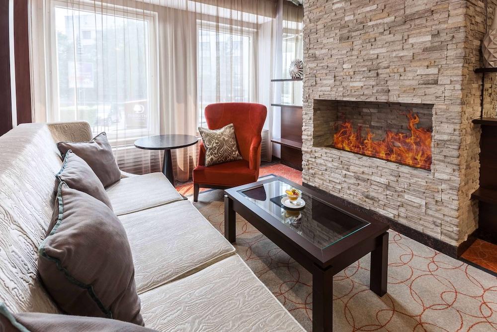 دبلتري باي هيلتون هوتل تيومين منطقة الاستقبال