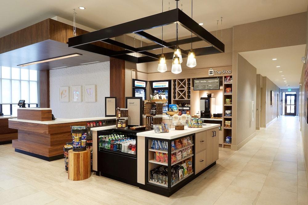 هيلتون جاردن إن إليزابيث تاون، كينتاكي الردهة