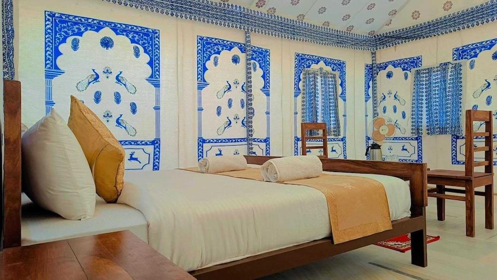 رويال فيلا ديزرت كامب جايسالمر غرفة