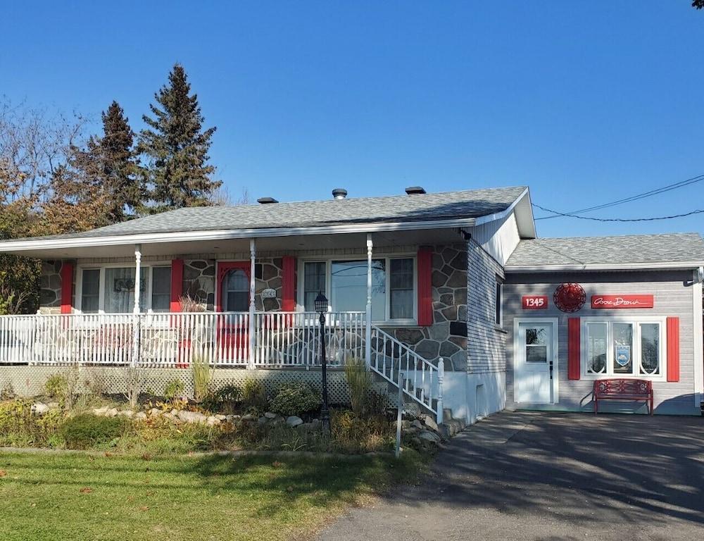 أتيليه جاليري آن دروين آند بنسيون الصورة الأساسية