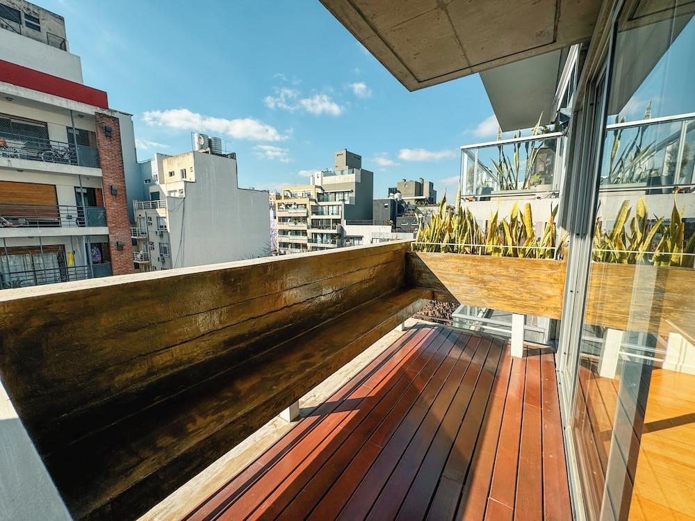 بي ت هومز - باليرمو، سولر المنطقة الخارجية