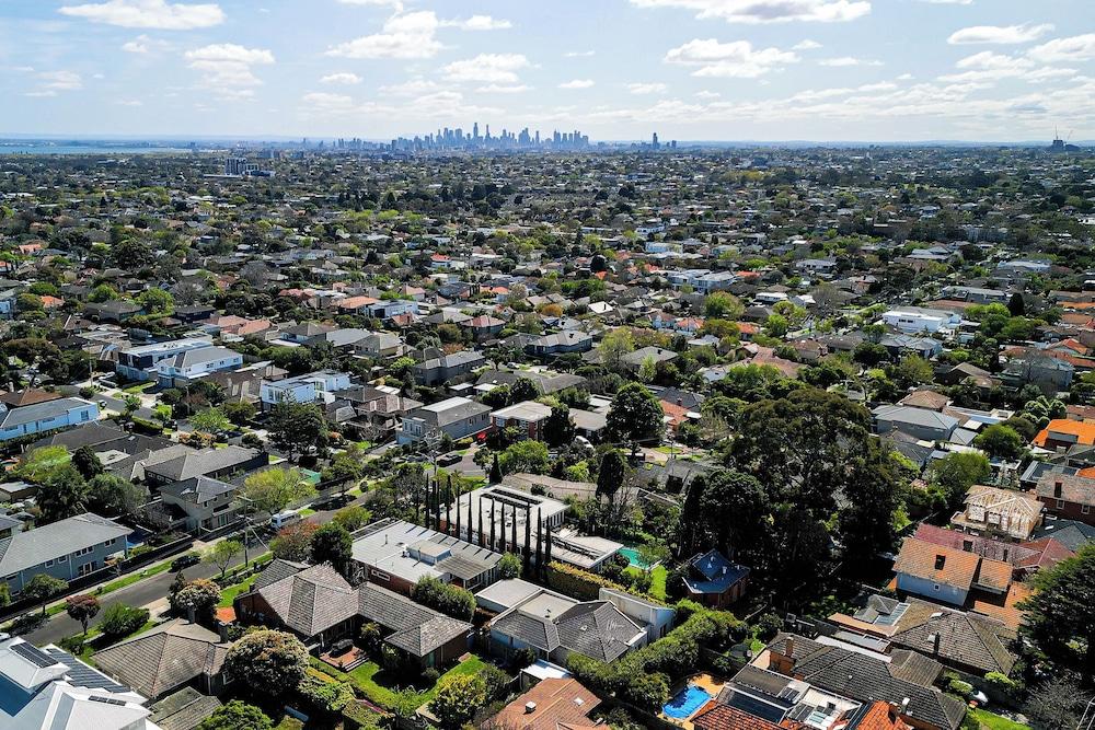 StayAU Spacious 6BR McKinnon Pool Home Aerial View