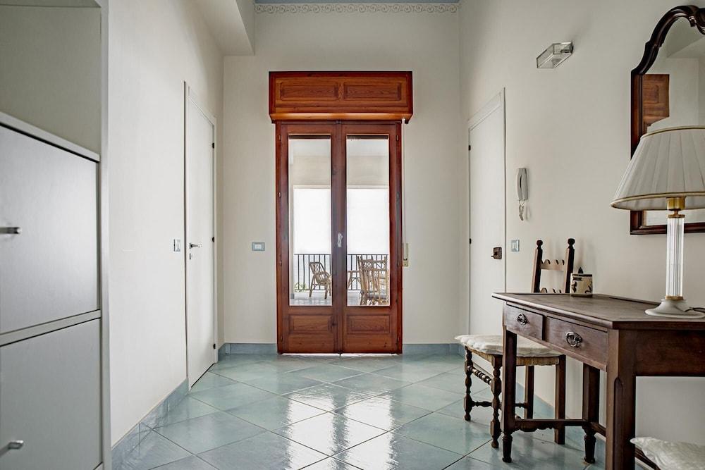 سيفرونت تيراس إن دونالوكاتا باي واندرفول إيتالي غرفة