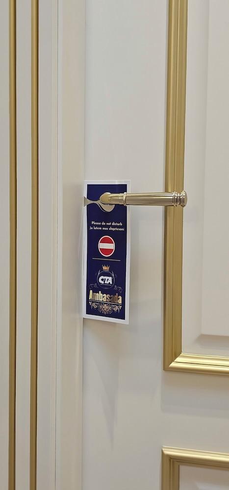 Ambasada QTA Room