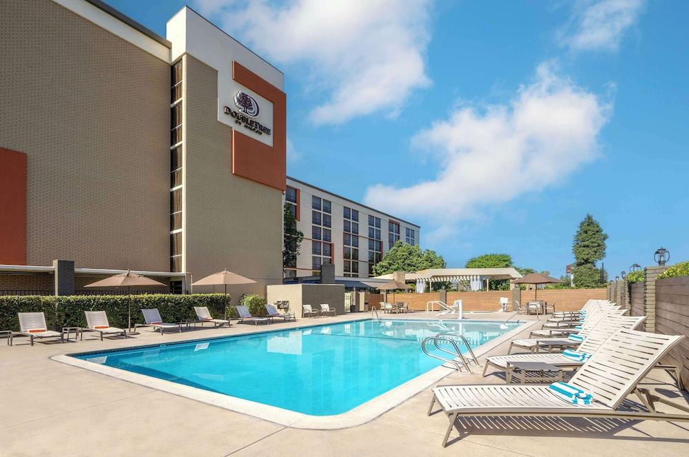 دابل تري باي هيلتون هوتل سان بيرناردينو زحليقة مائية