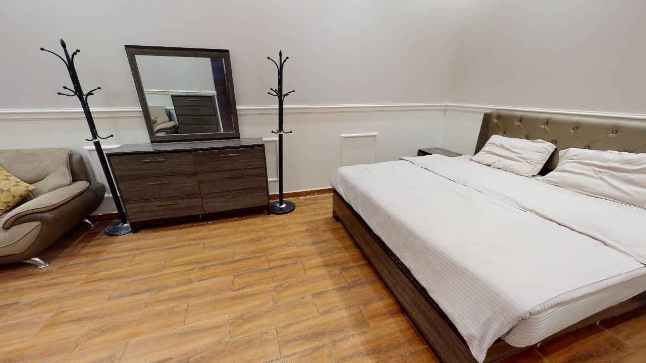 Elegant Chalet with Comfortable and Simple Furniture | 948 Bedroom