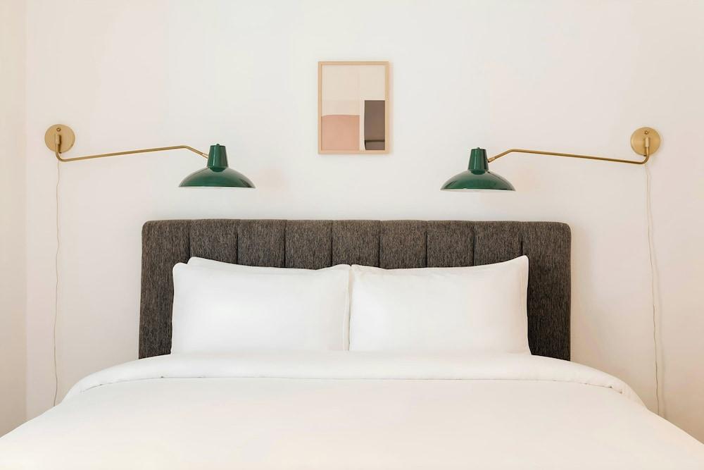 سوندر باي ماريوت بونفوي بالاتزو تافيرنا أبارتمنتس بياتسا نافونا غرفة