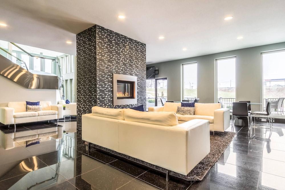 ذا وال هاوس هوتل، آن أسيند كوليكشن هوتل الردهة