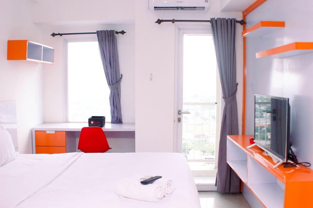 Best Deal And Comfy Studio Tamansari Mahogany Apartment Room