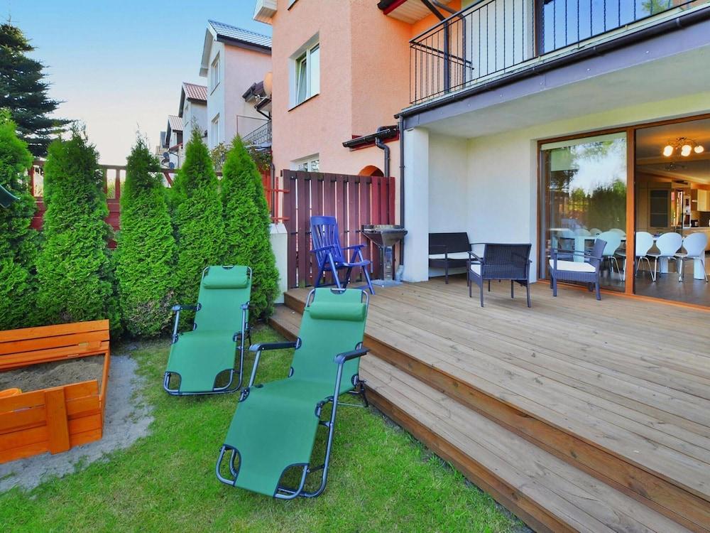 كومفورتابل هوليداي فيلا، برايفيت جاردن المنطقة الخارجية