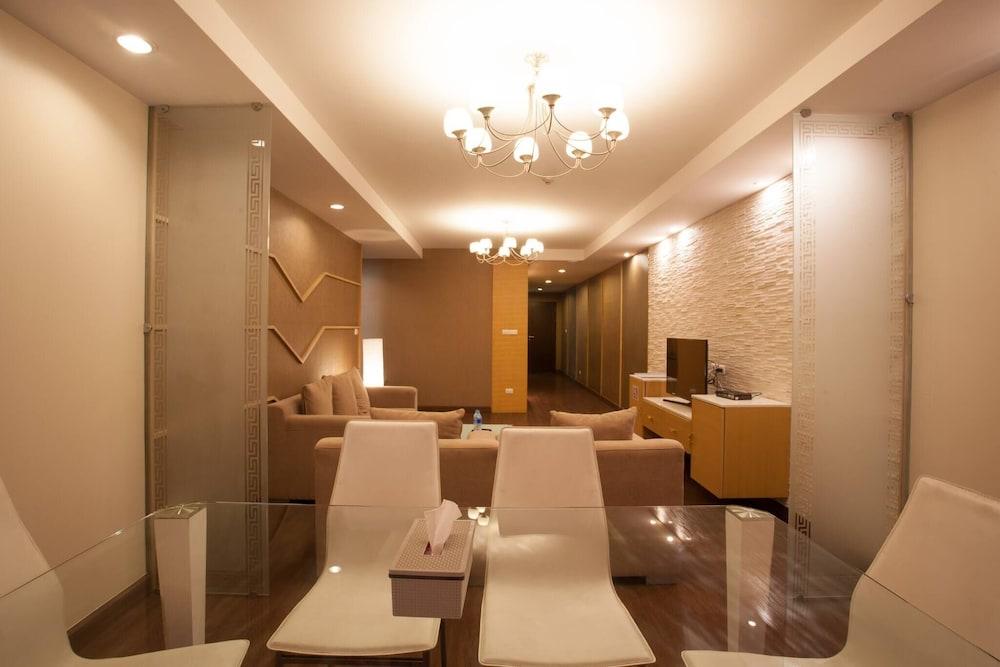 دي - 3 بد روم داون تاون أبارتمنت ويذ شيرد بول داخلي