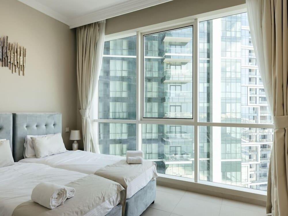 شقة رائعة بغرفتَي نوم وإطلالات ساحرة على البحر غرفة