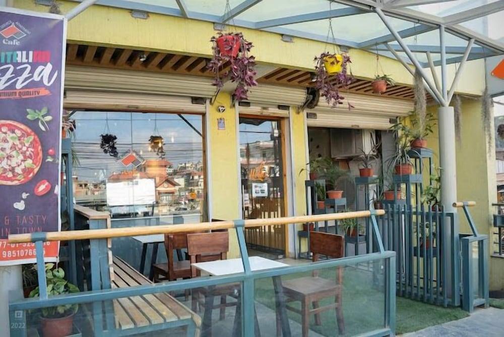 لاليت سيرفيس أبارتمنت