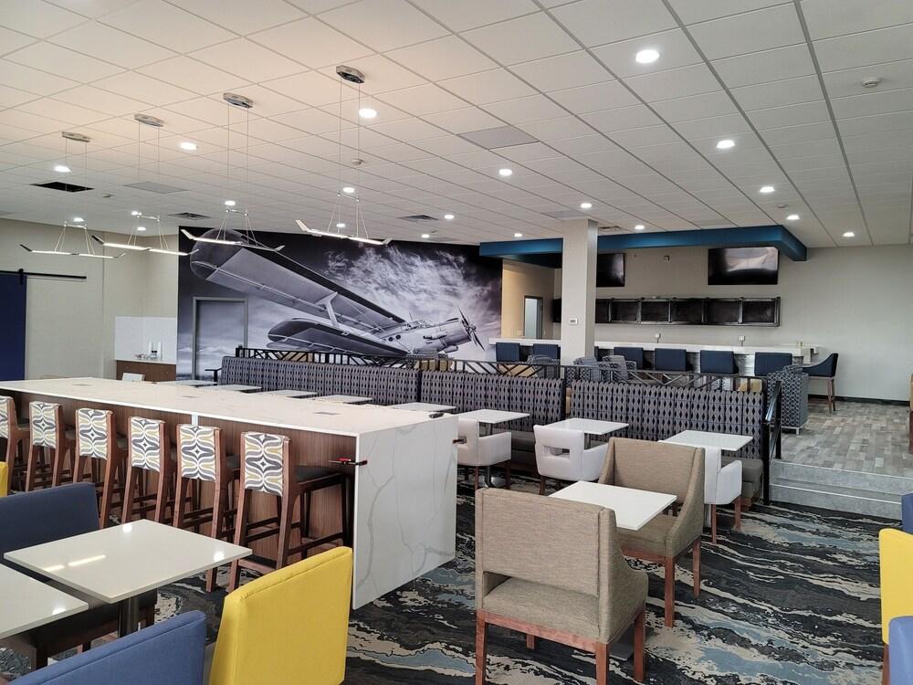 وينجيت باي ويندام ويتشيتا أيربورت الردهة