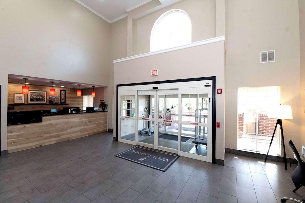 كانتري إن آند سويتس باي راديسون، هاريسبرج هيرشي ويست، بينسيلفانيا الردهة