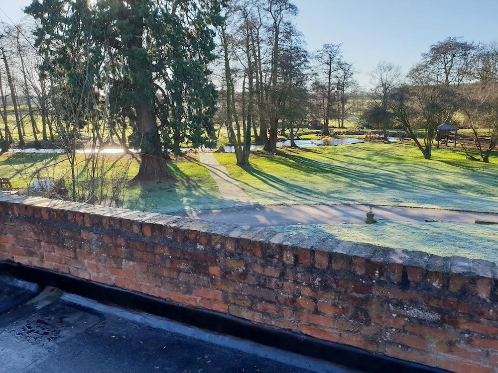 يفينثيث تشينتار ي بديد/ستوديو/بيتسوك/جاردن/وايفاي المنطقة المحيطة بالمنشأة