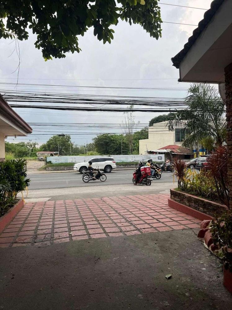 أو واي أو 1026 إيفيتا هوتل باكور المنطقة الخارجية