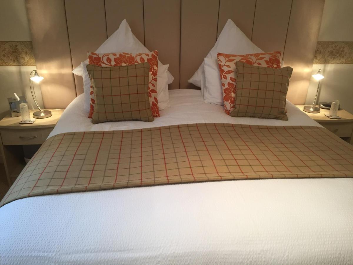 آيلايجين بي آند بي أخرى