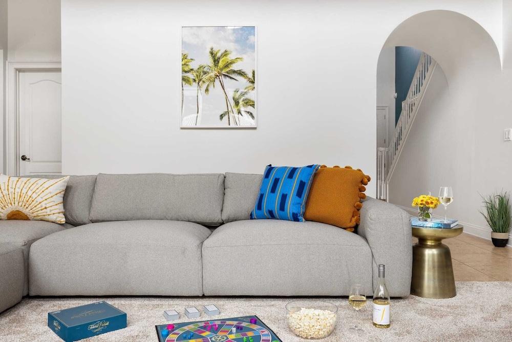 سليبس 18! بول، هوتوب، جيم روم، بلوكس تو بيتش فيلانو فيلا باي أفانتستاي داخلي