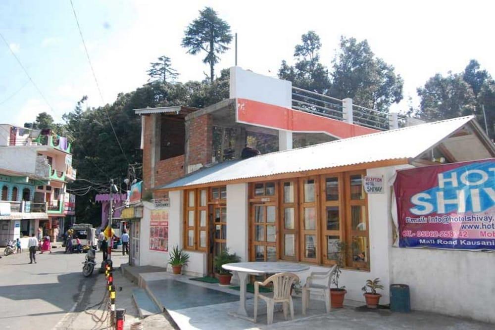 Goroomgo Shivay Kausani Exterior