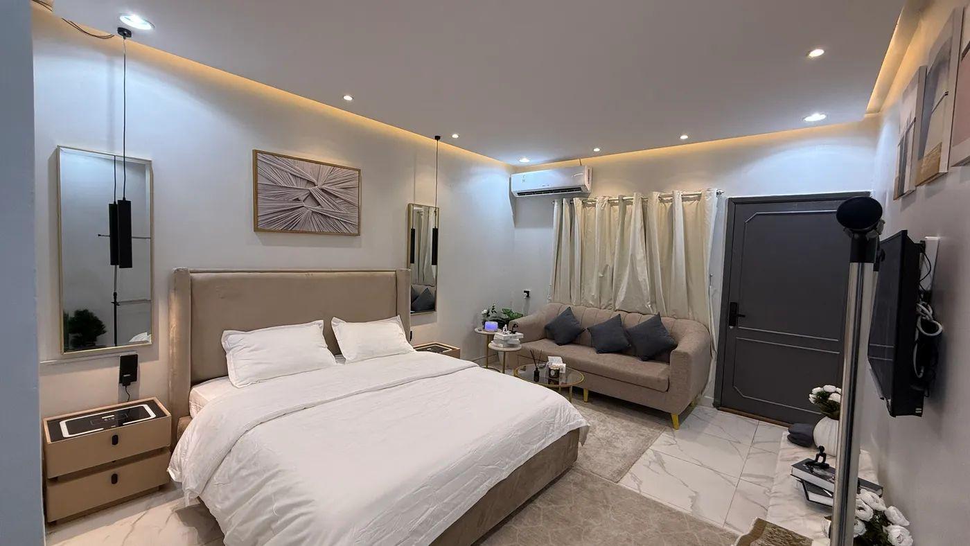 Elegant Studio with Self Check-in | 5602 Featured Image