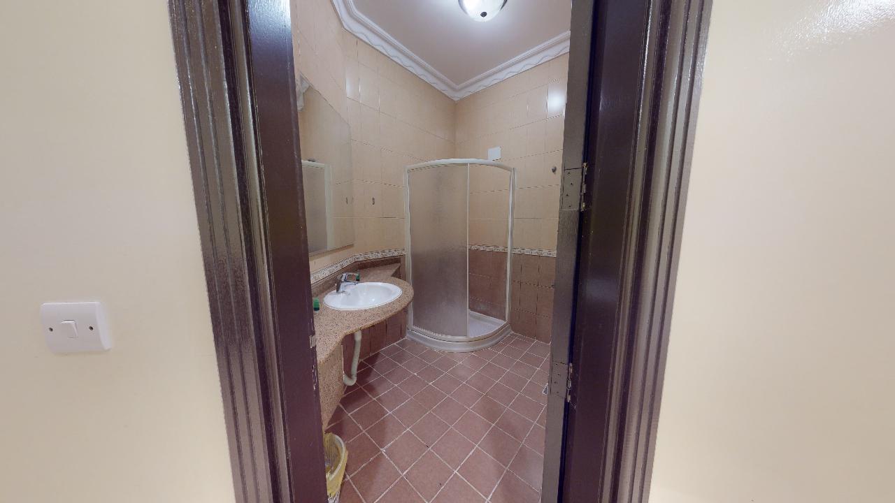 Elegant Chalet with Comfortable and Simple Furniture | 1997 Bathroom