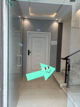 Amazing Studio with Comfortable and Simple Furniture | 5506 Interior Entrance