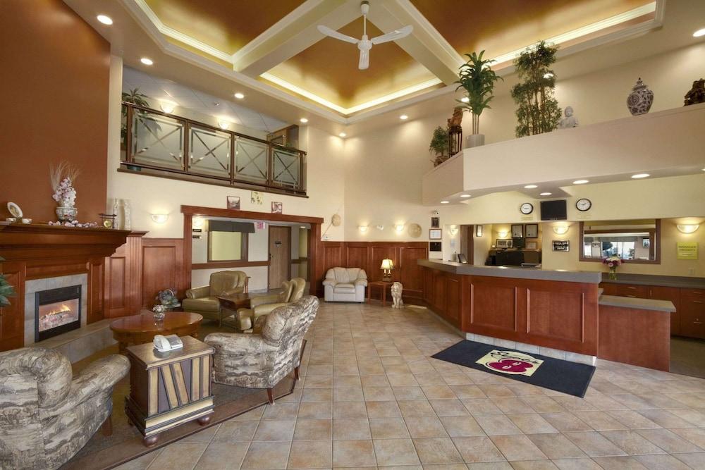 سوبر 8 باي ويندام فورت سانت جون بريتيش كولومبيا الردهة