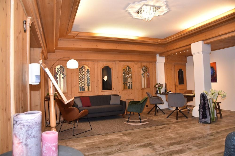 هوتل كريستال - داس ألبين ريفوجيوم