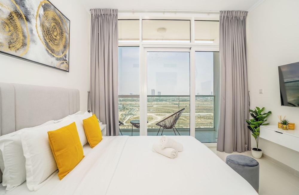 تانين - شقة أنيقة بشرفة تتميز بإطلالات على المدينة غرفة