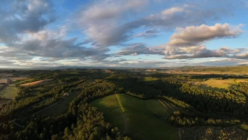 أجريتوريسمو إل بورنيليتو - فيلا ألاري منظر من الجو