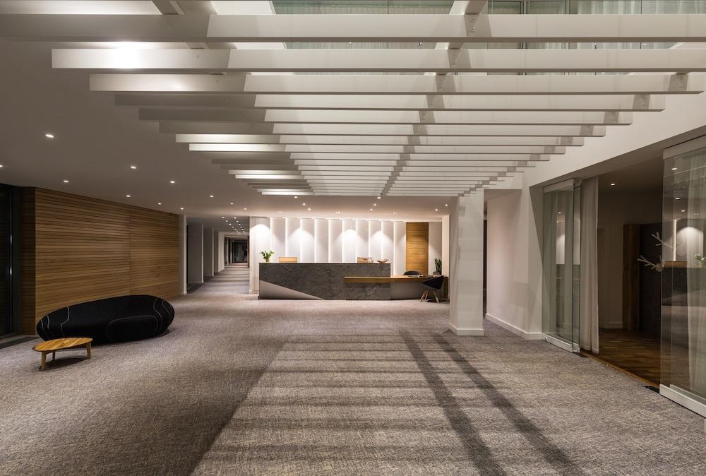 شويم بوتيك ويلنيس هوتل منطقة الاستقبال