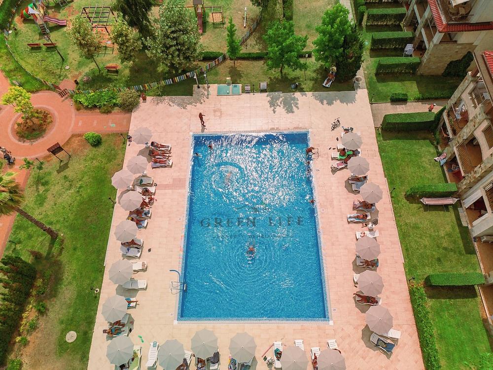 جرين لايف بيتش ريزورت سوزوبول منظر من الجو