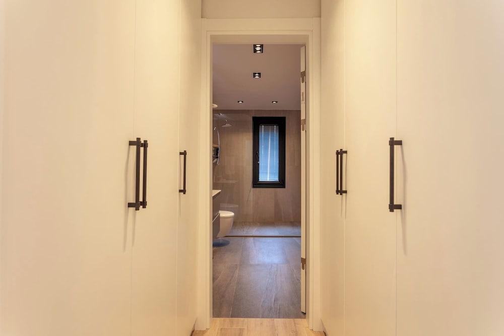 سبيتشيوس 4بد رومن يلا بيرفيكت فور فاميليز آند فريندز داخلي