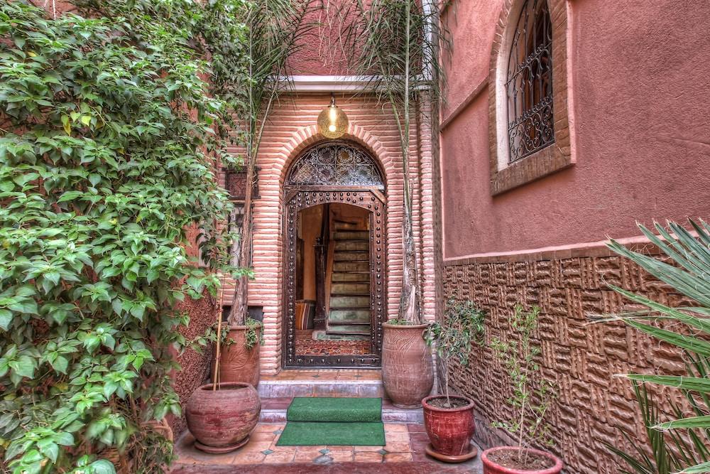 Riad Elizzi Exterior