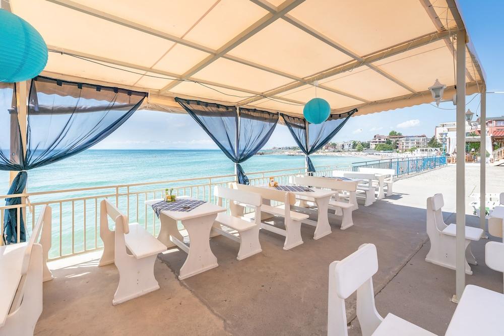 هوتل إيفريديكا