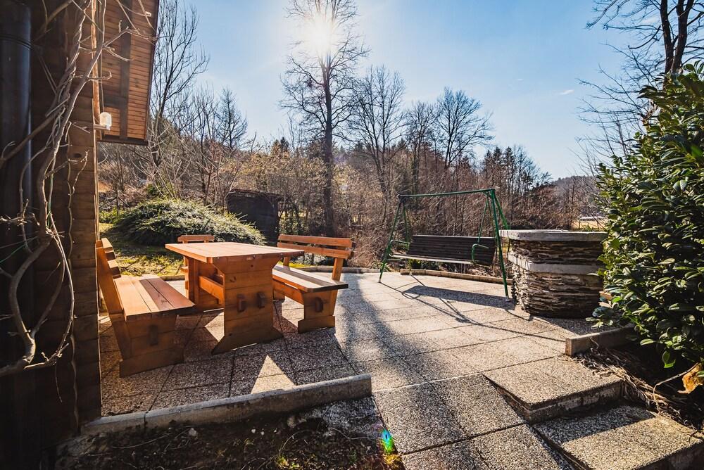 وودن كابين جوريخ ويذ هوت توب منطقة شواء/نزهات