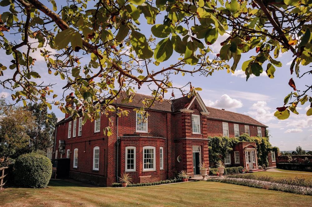 داونهام هول