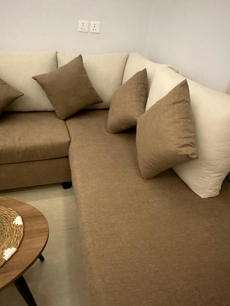 Amazing Apartment with Self Check-in | 4437 Living Room
