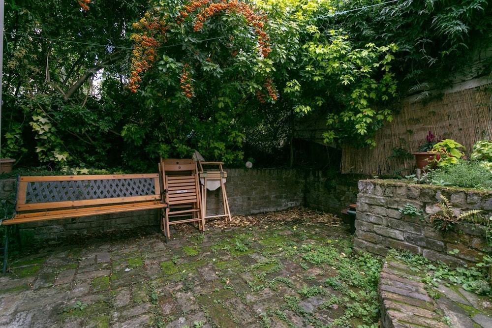 فانتاستيك آند برايت 1 بد روم جاردن فلات المنطقة المحيطة بالمنشأة