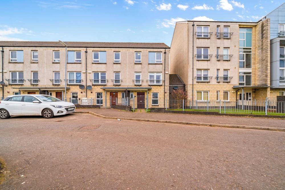 مودرن 5 بد د تاون هاوس ويذ فري باركينج المنطقة الخارجية