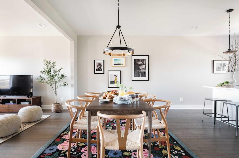 Chesney by Avantstay Contemporary East Nashville Home w/ Southern Flare