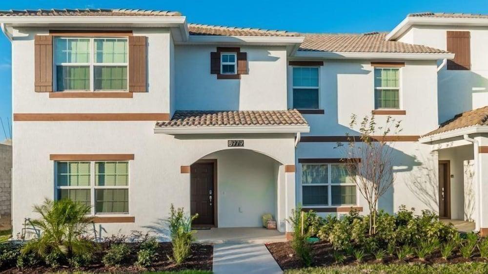 5 بد روم تاون هوم إن تشامبيونز جايت المنطقة الخارجية