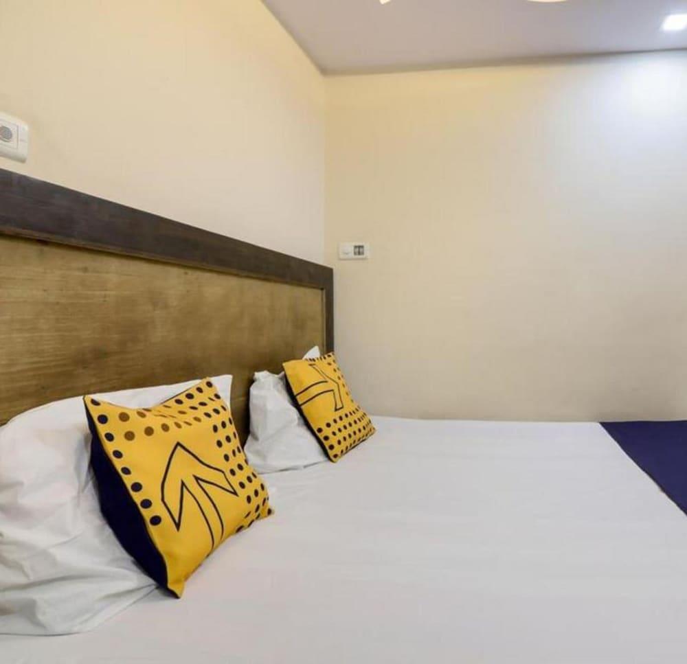 Goroomgo Shree Shagun Kanpur Room