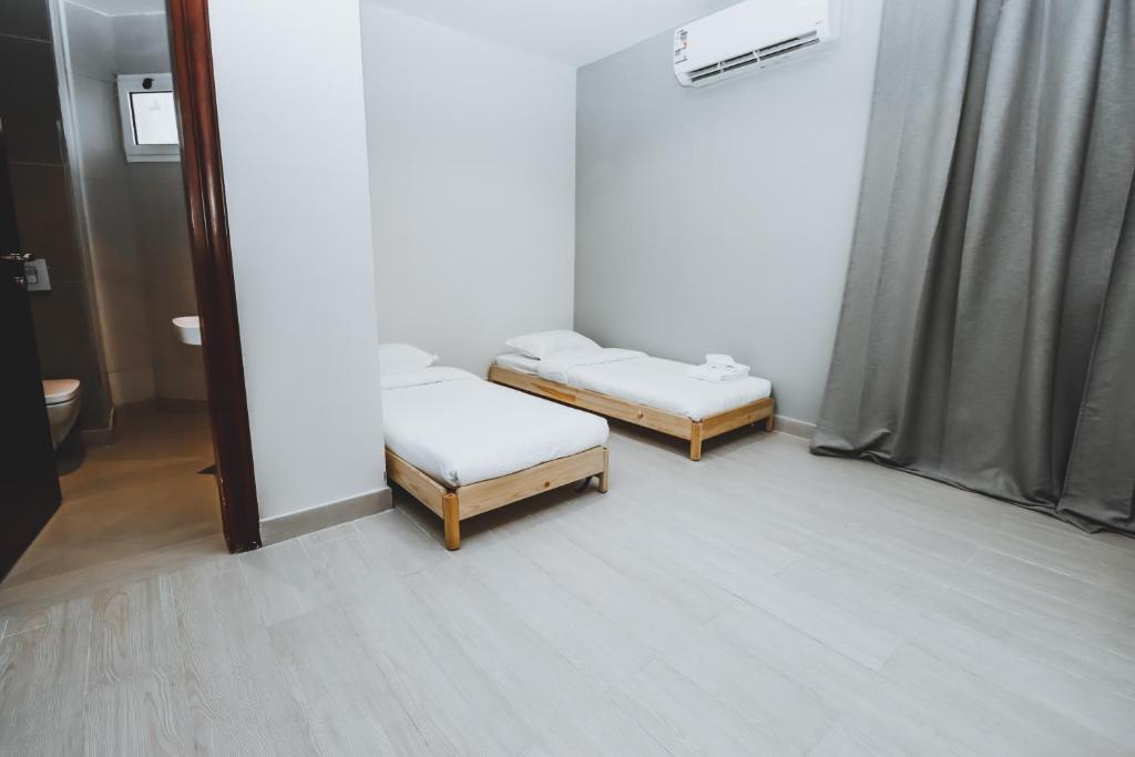 مبات-وايت بيرل كومباوند 600 دي فيلا 30 أخرى