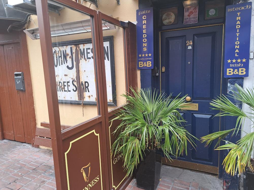 كريدون تراديشيونال ويلكم أكوموديشن المنطقة الخارجية