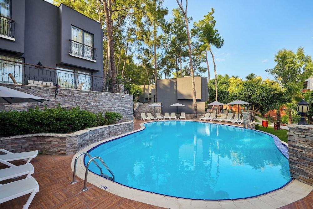 موفنبيك ريزورت أنتاليا تيكيروفا حمّام سباحة خاص