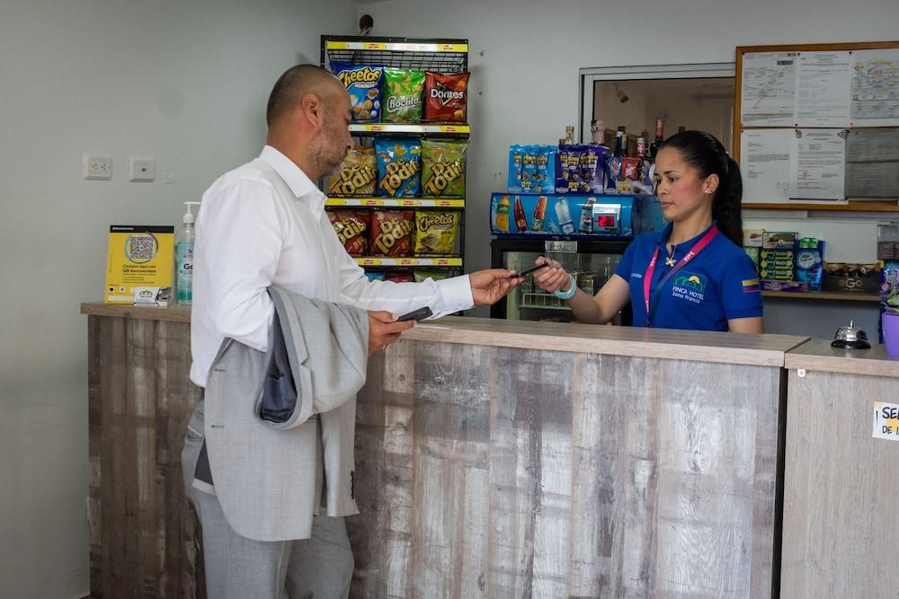 فينكا هوتل زونا فرانكا